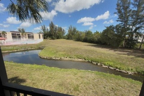 Купить кондоминиум в Мирамар, Флорида 2 спальни, 76.18м2, № 2042649 - фото 18