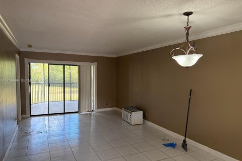 Купить кондоминиум в Мирамар, Флорида 2 спальни, 76.18м2, № 2042649 - фото 3