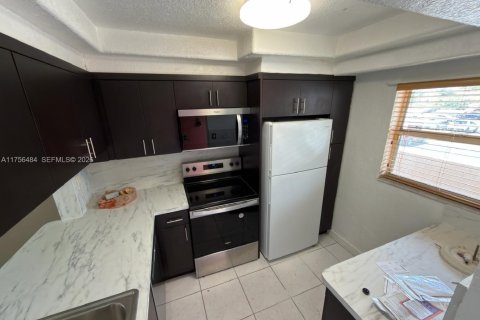 Купить кондоминиум в Мирамар, Флорида 2 спальни, 76.18м2, № 2042649 - фото 8