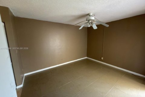 Купить кондоминиум в Мирамар, Флорида 2 спальни, 76.18м2, № 2042649 - фото 10