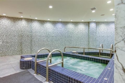 Condominio en venta en Miami, Florida, 1 dormitorio, 101.54 m2 № 2032814 - foto 14