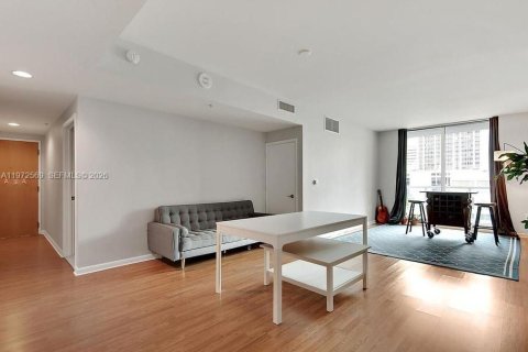 Condominio en venta en Miami, Florida, 1 dormitorio, 101.54 m2 № 2032814 - foto 3