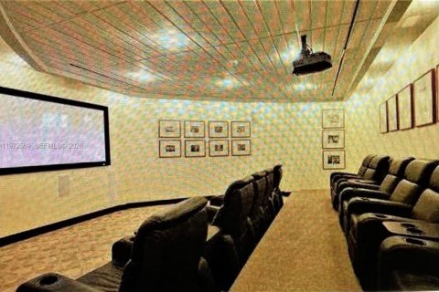 Condominio en venta en Miami, Florida, 1 dormitorio, 101.54 m2 № 2032814 - foto 12