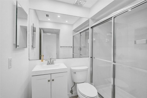 Condo in Sarasota, Florida, 2 bedrooms  № 1508303 - photo 30