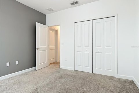 Townhouse in Kissimmee, Florida 4 bedrooms, 182 sq.m. № 2095967 - photo 22