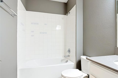 Townhouse in Kissimmee, Florida 4 bedrooms, 182 sq.m. № 2095967 - photo 23