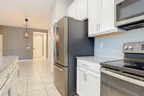 Townhouse in Kissimmee, Florida 4 bedrooms, 182 sq.m. № 2095967 - photo 12