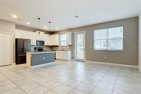 Townhouse in Kissimmee, Florida 4 bedrooms, 182 sq.m. № 2095967 - photo 16