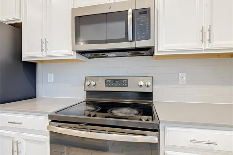 Townhouse in Kissimmee, Florida 4 bedrooms, 182 sq.m. № 2095967 - photo 11
