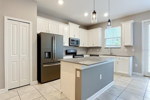 Townhouse in Kissimmee, Florida 4 bedrooms, 182 sq.m. № 2095967 - photo 8