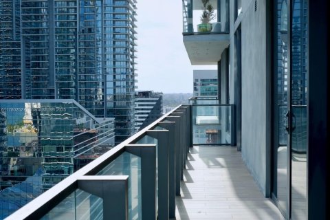 Condo in Miami, Florida, 2 bedrooms  № 2050089 - photo 9