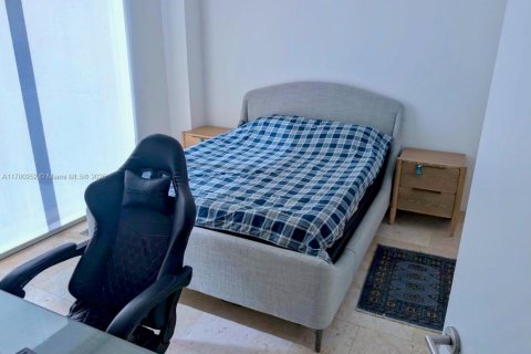 Condo in Miami, Florida, 2 bedrooms  № 2050089 - photo 16