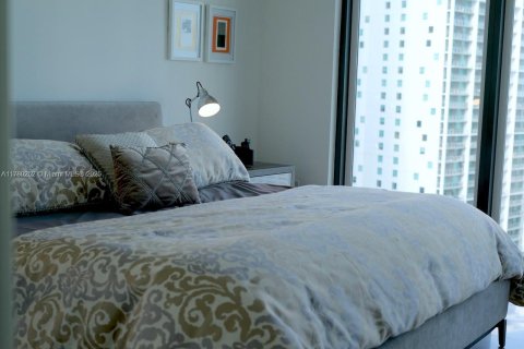 Condo in Miami, Florida, 2 bedrooms  № 2050089 - photo 10