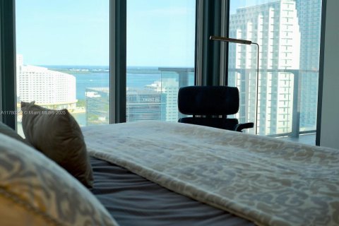 Condo in Miami, Florida, 2 bedrooms  № 2050089 - photo 11