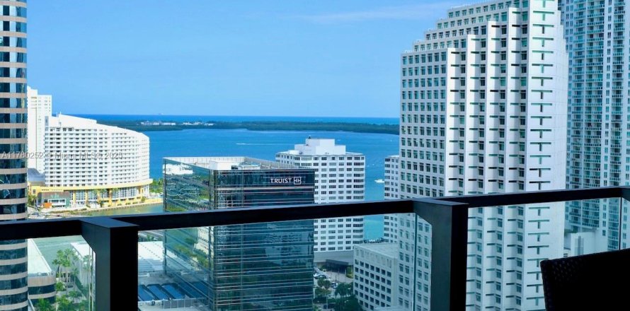 Condo in Miami, Florida, 2 bedrooms  № 2050089