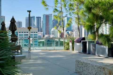 Condo in Miami, Florida, 2 bedrooms  № 2050089 - photo 21