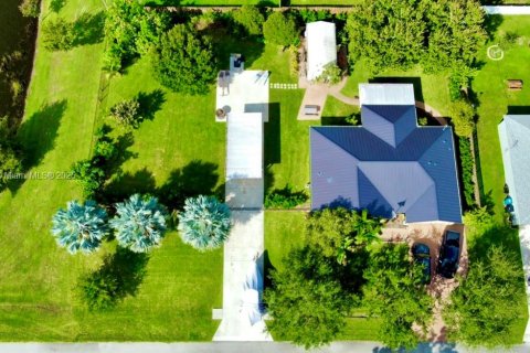 House in Port St. Lucie, Florida 3 bedrooms, 151.06 sq.m. № 1975032 - photo 27