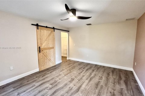 House in Port St. Lucie, Florida 3 bedrooms, 151.06 sq.m. № 1975032 - photo 19