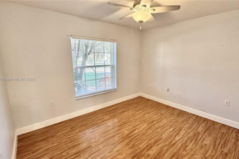 House in Port St. Lucie, Florida 3 bedrooms, 151.06 sq.m. № 1975032 - photo 24