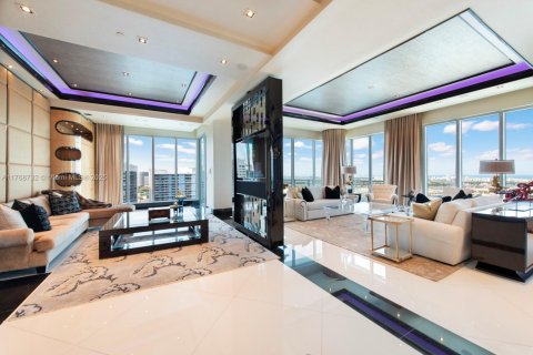 Condo in Miami, Florida, 4 bedrooms  № 1874335 - photo 8