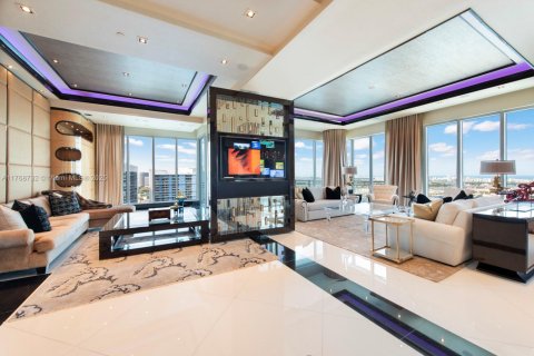 Condo in Miami, Florida, 4 bedrooms  № 1874335 - photo 9