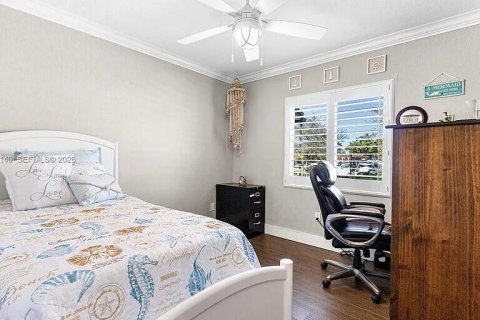 House in Cutler Bay, Florida 3 bedrooms, 136.94 sq.m. № 2254430 - photo 8