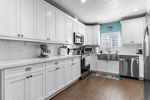 House in Cutler Bay, Florida 3 bedrooms, 136.94 sq.m. № 2254430 - photo 4