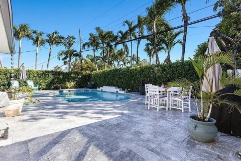 House in Cutler Bay, Florida 3 bedrooms, 136.94 sq.m. № 2254430 - photo 14