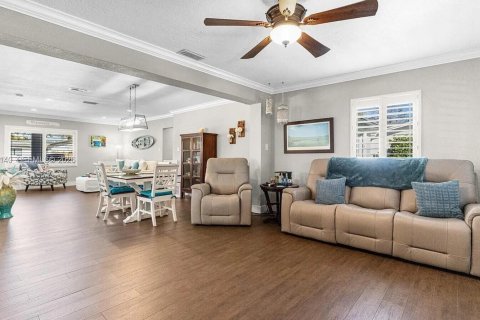 House in Cutler Bay, Florida 3 bedrooms, 136.94 sq.m. № 2254430 - photo 30