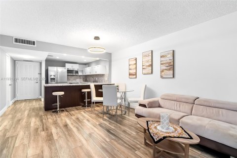 Снять в аренду кондоминиум в Халландейл-Бич, Флорида 1 спальня, 85.01м2, № 1991476 - фото 5