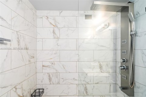 Снять в аренду кондоминиум в Халландейл-Бич, Флорида 1 спальня, 85.01м2, № 1991476 - фото 17