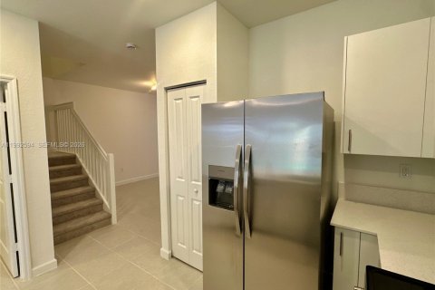 Touwnhouse à louer à Homestead, Floride: 3 chambres, 157.66 m2 № 2058915 - photo 13