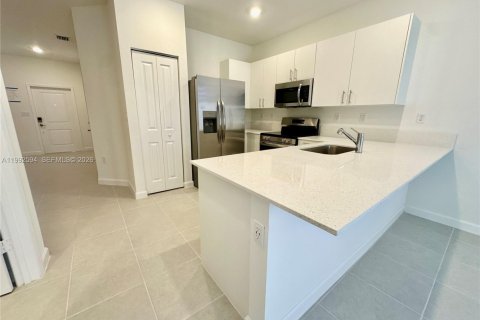 Touwnhouse à louer à Homestead, Floride: 3 chambres, 157.66 m2 № 2058915 - photo 17