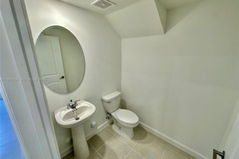 Touwnhouse à louer à Homestead, Floride: 3 chambres, 157.66 m2 № 2058915 - photo 18