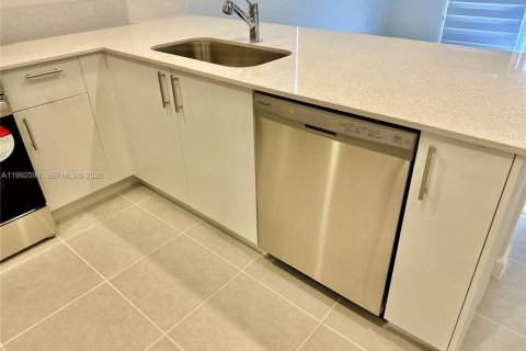 Touwnhouse à louer à Homestead, Floride: 3 chambres, 157.66 m2 № 2058915 - photo 15