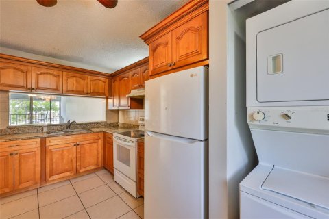 Condominio en alquiler en Tampa, Florida, 3 dormitorios, 120.31 m2 № 1900780 - foto 10