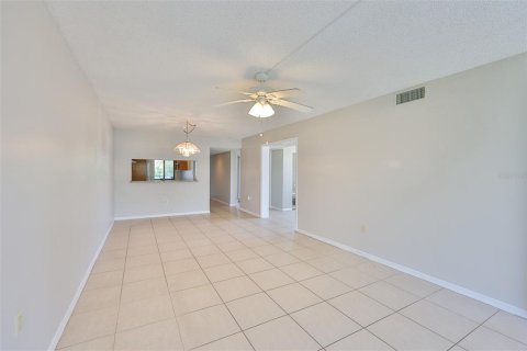 Condominio en alquiler en Tampa, Florida, 3 dormitorios, 120.31 m2 № 1900780 - foto 18