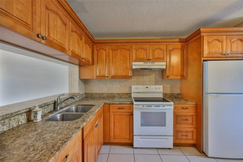Condominio en alquiler en Tampa, Florida, 3 dormitorios, 120.31 m2 № 1900780 - foto 7