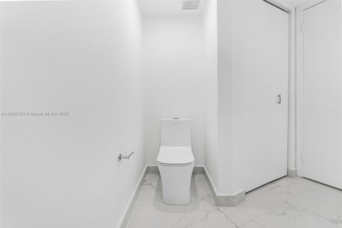 Купить кондоминиум в Авентура, Флорида 2 спальни, 109.72м2, № 1850397 - фото 16