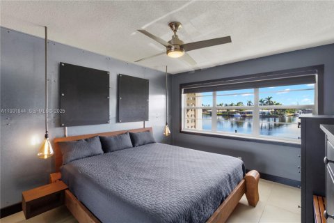 Condo in Pompano Beach, Florida, 2 bedrooms № 1993987 - photo 17