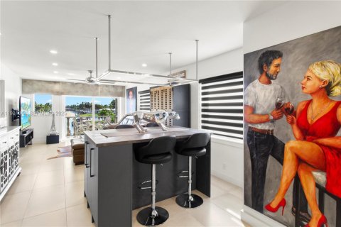Condo in Pompano Beach, Florida, 2 bedrooms № 1993987 - photo 4
