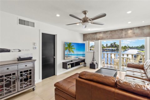 Condo in Pompano Beach, Florida, 2 bedrooms № 1993987 - photo 14