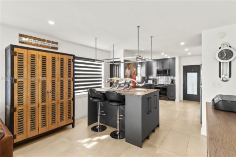 Condo in Pompano Beach, Florida, 2 bedrooms № 1993987 - photo 8