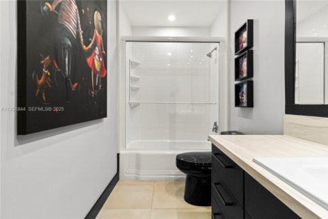 Condo in Pompano Beach, Florida, 2 bedrooms № 1993987 - photo 20