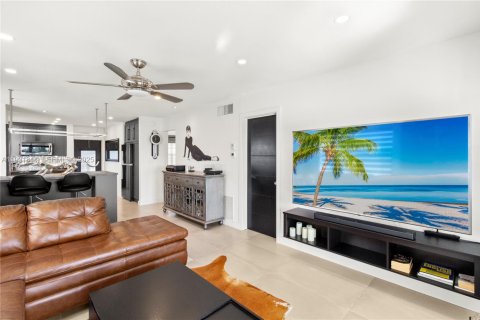 Condo in Pompano Beach, Florida, 2 bedrooms № 1993987 - photo 15