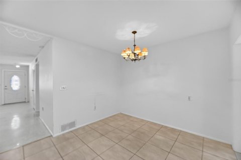 Condo in Sun City Center, Florida, 3 bedrooms  № 1915522 - photo 14