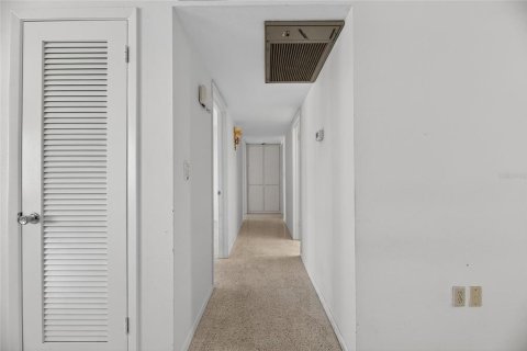 Condo in Sun City Center, Florida, 3 bedrooms  № 1915522 - photo 28