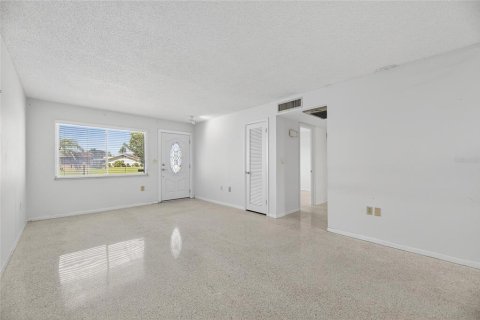 Condo in Sun City Center, Florida, 3 bedrooms  № 1915522 - photo 26