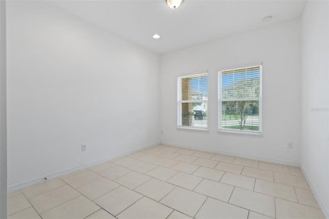 House in Orlando, Florida 5 bedrooms, 265.89 sq.m. № 2393945 - photo 18