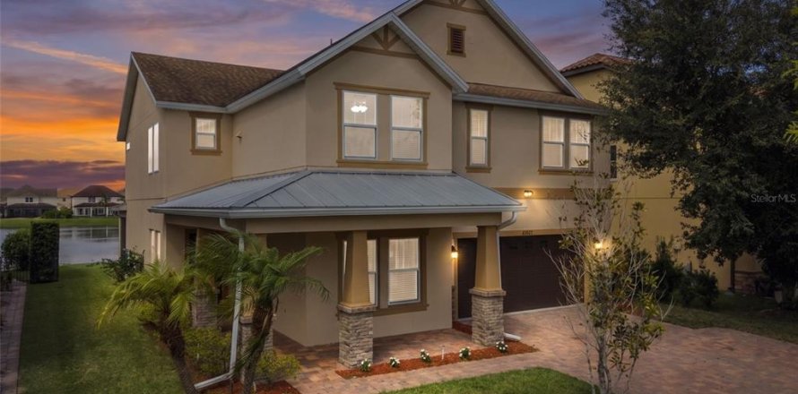 House in Orlando, Florida 5 bedrooms, 265.89 sq.m. № 2393945